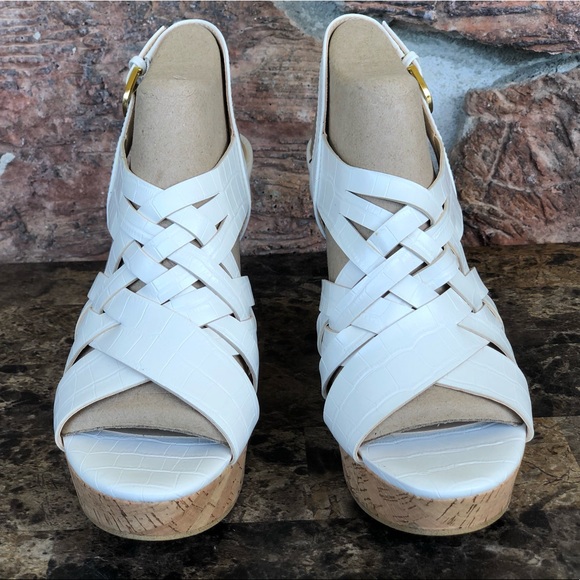 NEW GUESS Haela Wedge Sandals - Picture 8 of 11